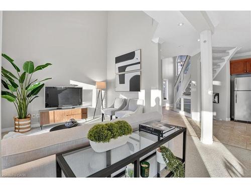 559 Chesapeake Drive, Waterloo, ON - Indoor