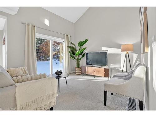 559 Chesapeake Drive, Waterloo, ON - Indoor Photo Showing Other Room