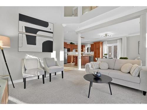 559 Chesapeake Drive, Waterloo, ON - Indoor Photo Showing Living Room