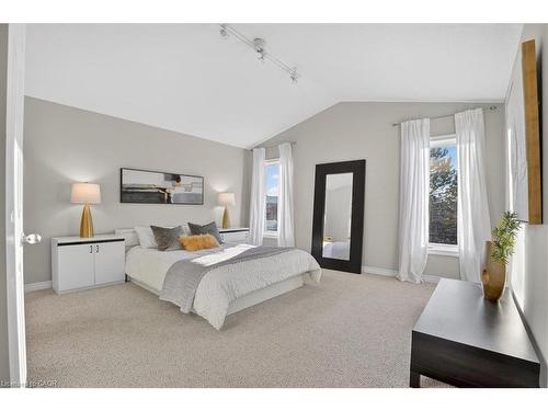 559 Chesapeake Drive, Waterloo, ON - Indoor Photo Showing Bedroom