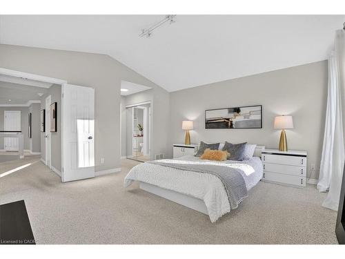 559 Chesapeake Drive, Waterloo, ON - Indoor Photo Showing Bedroom