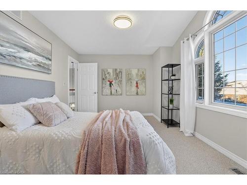 559 Chesapeake Drive, Waterloo, ON - Indoor Photo Showing Bedroom