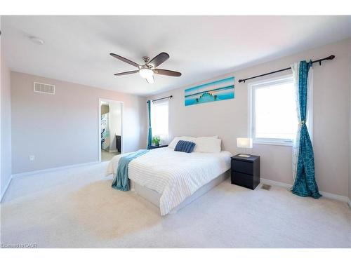 335 Falling Green Crescent, Kitchener, ON - Indoor Photo Showing Bedroom