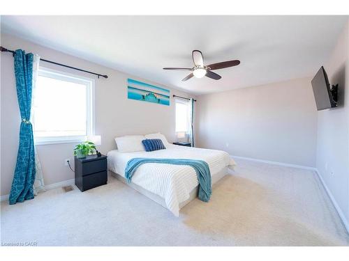 335 Falling Green Crescent, Kitchener, ON - Indoor Photo Showing Bedroom