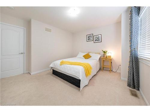 335 Falling Green Crescent, Kitchener, ON - Indoor Photo Showing Bedroom