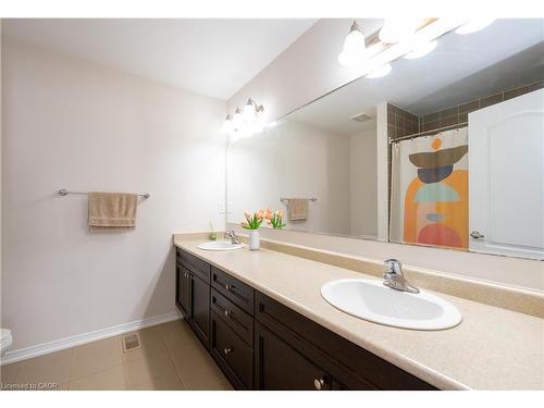 335 Falling Green Crescent, Kitchener, ON - Indoor Photo Showing Bathroom