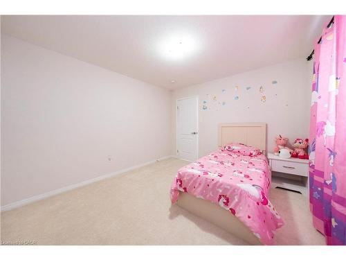 335 Falling Green Crescent, Kitchener, ON - Indoor Photo Showing Bedroom
