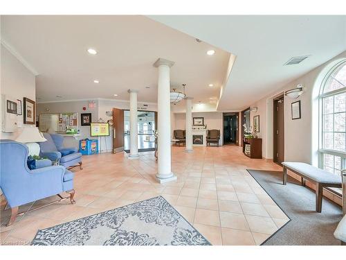 55 Riveroaks Drive, Mount Hope, ON - Indoor Photo Showing Other Room