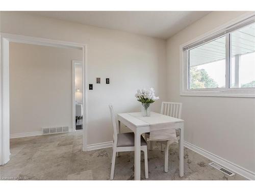 407 Murray Street, Grimsby, ON - Indoor Photo Showing Dining Room