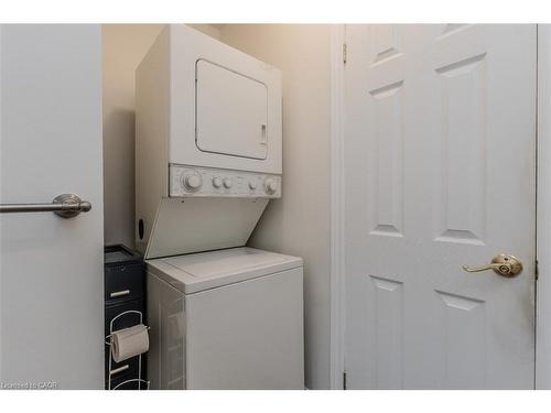407 Murray Street, Grimsby, ON - Indoor Photo Showing Laundry Room