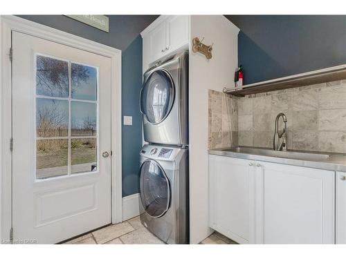 957 Beach Boulevard, Hamilton, ON - Indoor Photo Showing Laundry Room