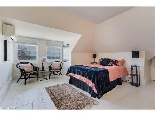957 Beach Boulevard, Hamilton, ON - Indoor Photo Showing Bedroom