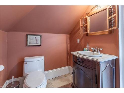 957 Beach Boulevard, Hamilton, ON - Indoor Photo Showing Bathroom