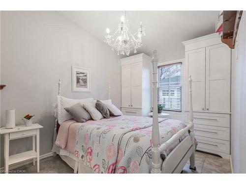 957 Beach Boulevard, Hamilton, ON - Indoor Photo Showing Bedroom