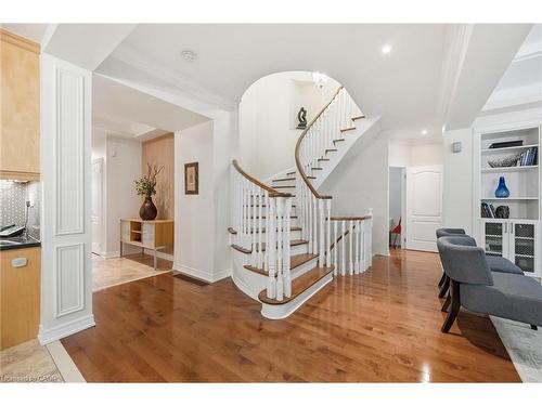 266 Admiral Drive, Oakville, ON - Indoor Photo Showing Living Room