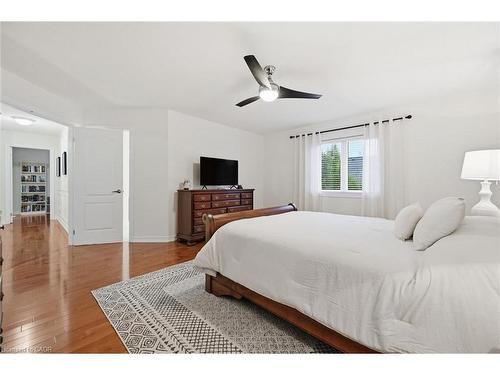 266 Admiral Drive, Oakville, ON - Indoor Photo Showing Bedroom