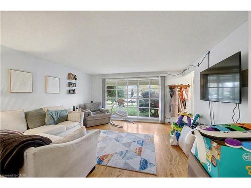 76 Appalachian Crescent, Kitchener, ON - Indoor Photo Showing Living Room