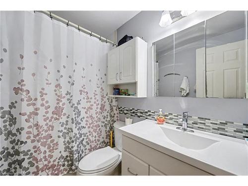 76 Appalachian Crescent, Kitchener, ON - Indoor Photo Showing Bathroom