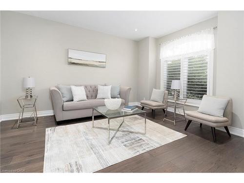 270 Farr Street, Pelham, ON - Indoor Photo Showing Living Room