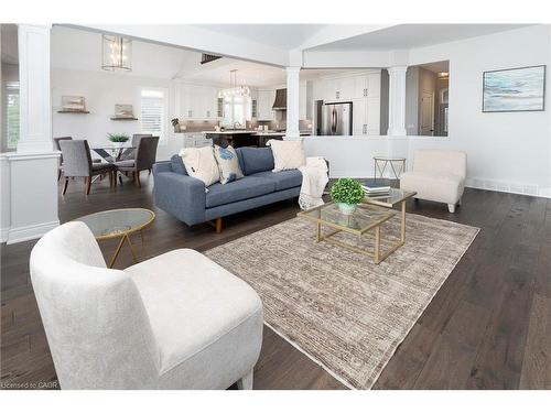270 Farr Street, Pelham, ON - Indoor Photo Showing Living Room