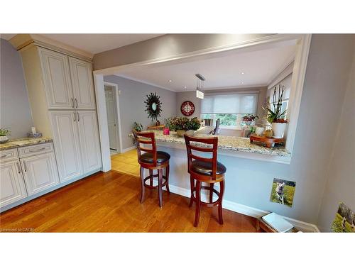 1962 Snake Road, Burlington, ON - Indoor