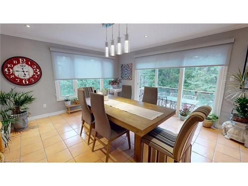 1962 Snake Road, Burlington, ON - Indoor Photo Showing Dining Room
