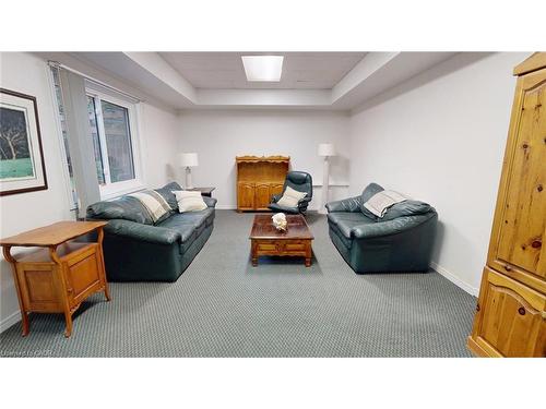 1962 Snake Road, Burlington, ON - Indoor Photo Showing Living Room