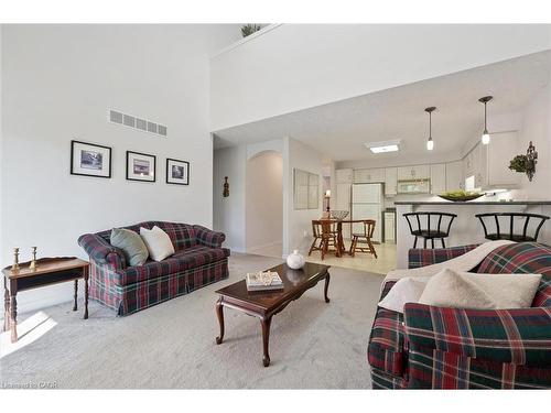 17 Terraview Crescent, Guelph, ON - Indoor Photo Showing Living Room