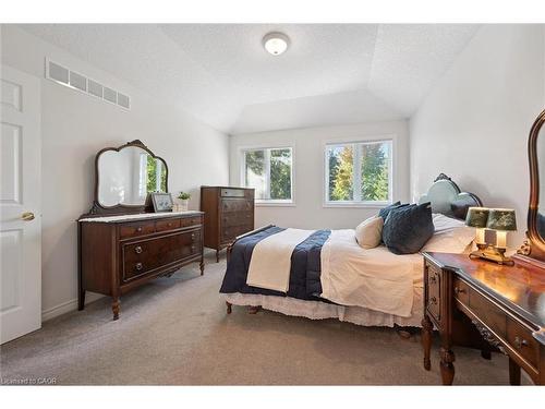 17 Terraview Crescent, Guelph, ON - Indoor Photo Showing Bedroom