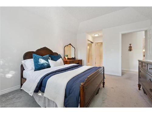 17 Terraview Crescent, Guelph, ON - Indoor Photo Showing Bedroom