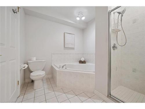 17 Terraview Crescent, Guelph, ON - Indoor Photo Showing Bathroom