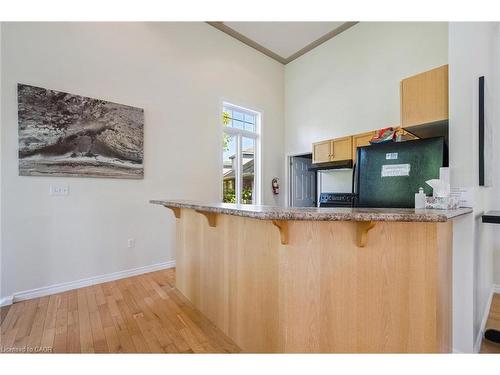 17 Terraview Crescent, Guelph, ON - Indoor Photo Showing Kitchen