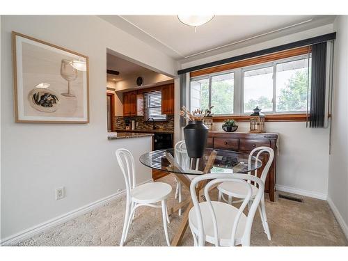 7 Kenwood Crescent, Hamilton, ON - Indoor Photo Showing Dining Room