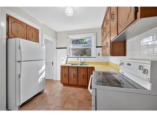 103 Leinster Avenue S, Hamilton, ON - Indoor Photo Showing Kitchen