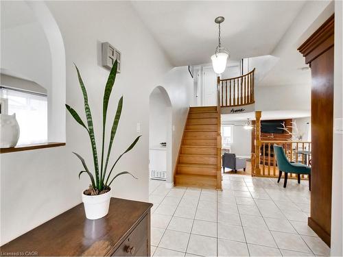 18 Pavarotti Court, Hamilton, ON - Indoor Photo Showing Other Room