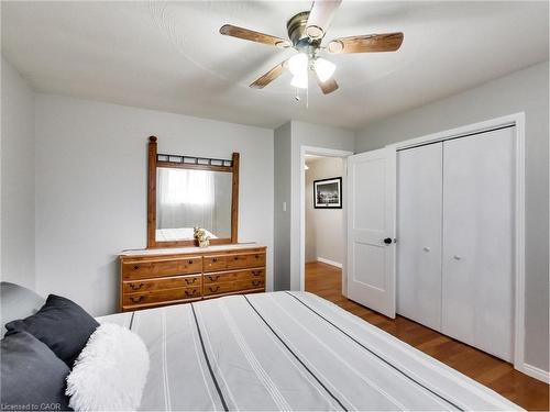 18 Pavarotti Court, Hamilton, ON - Indoor Photo Showing Bedroom