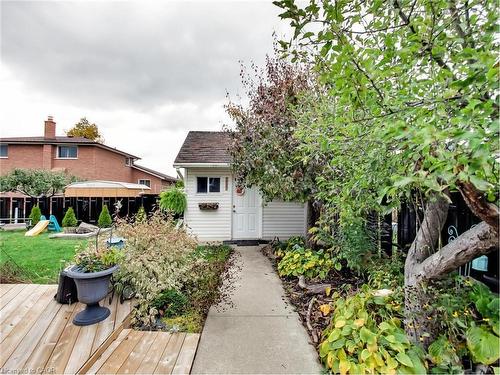 18 Pavarotti Court, Hamilton, ON - Outdoor With Deck Patio Veranda