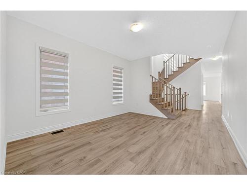 47 Bloomfield Crescent, Cambridge, ON - Indoor Photo Showing Other Room