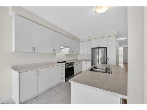 47 Bloomfield Crescent, Cambridge, ON - Indoor Photo Showing Kitchen With Double Sink