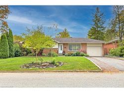 6 Princess Ann Circle  St. Catharines, ON L2T 2C7