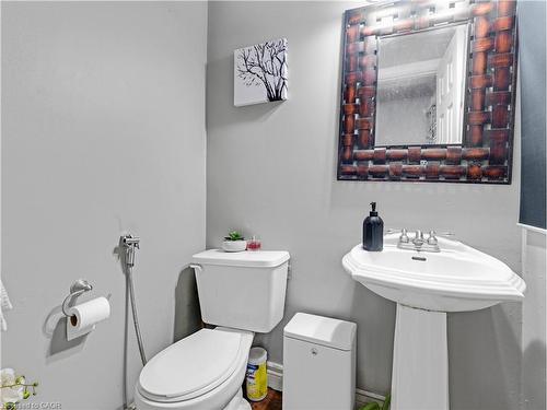 40 Yeoville Court, Hamilton, ON - Indoor Photo Showing Bathroom