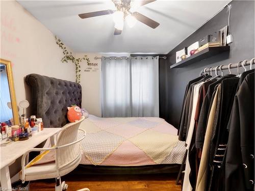 40 Yeoville Court, Hamilton, ON - Indoor Photo Showing Bedroom