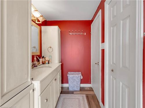 40 Yeoville Court, Hamilton, ON - Indoor Photo Showing Bathroom