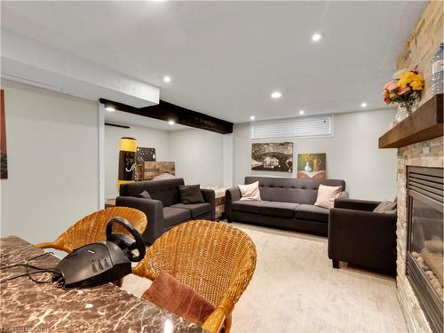40 Yeoville Court, Hamilton, ON - Indoor Photo Showing Living Room With Fireplace