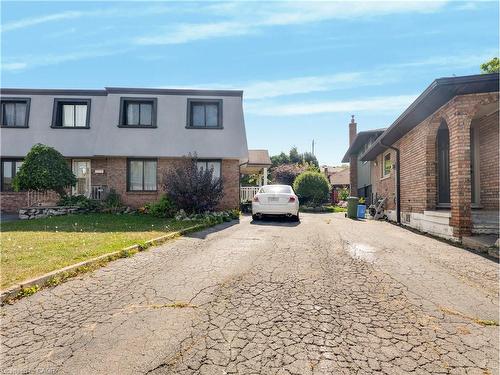 40 Yeoville Court, Hamilton, ON - Outdoor