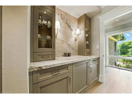 597 Old York Road, Burlington, ON - Indoor