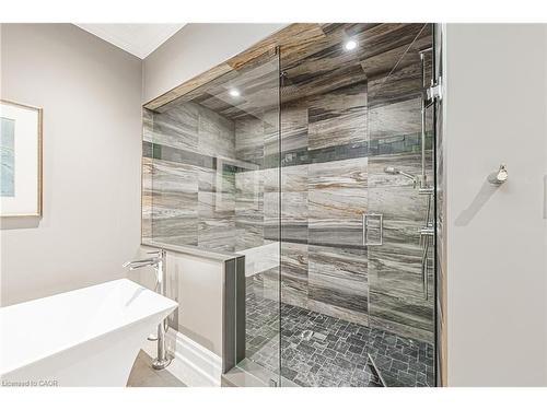 597 Old York Road, Burlington, ON - Indoor Photo Showing Bathroom