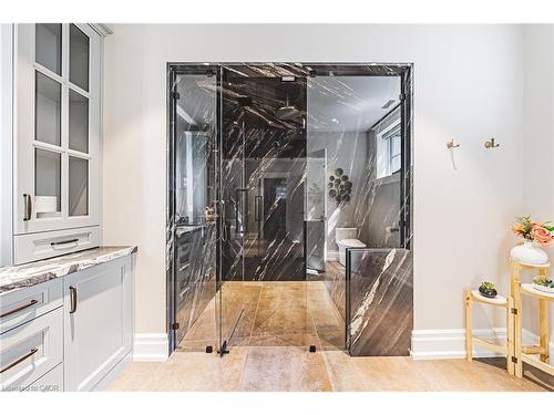 597 Old York Road, Burlington, ON - Indoor