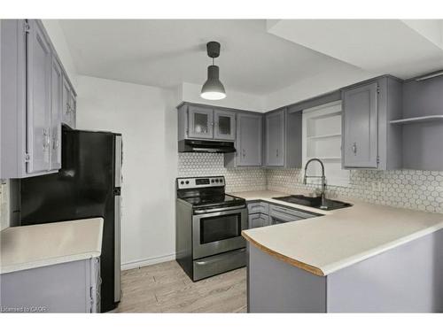 360 Culpepper Place, Waterloo, ON - Indoor Photo Showing Kitchen With Upgraded Kitchen