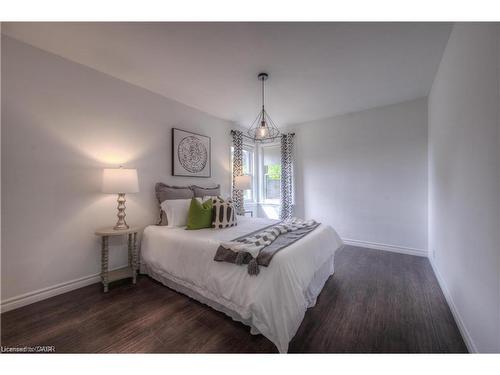 88 Broadmoor Avenue, Kitchener, ON - Indoor Photo Showing Bedroom